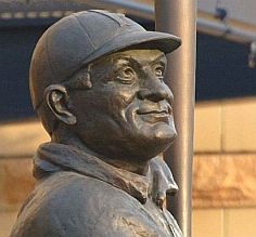 Detailed close-up of Wagner statue at PNC Park. Photo by Jeff Hecker at pbase.com.