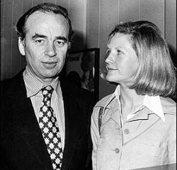 Murdoch and wife Anna in Texas, 1973.
