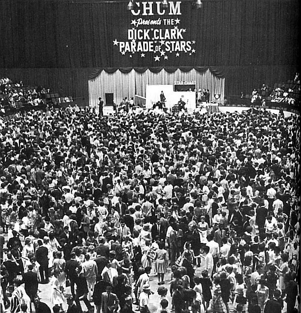 Among dance shows that Dick Clark did in 1963 was the one photographed above –  a “Dick Clark Parade of Stars” show undertaken with CHUM radio in Toronto, Canada on July 19, 1963 at the Maple Leaf Gardens.