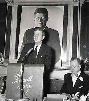1959: JFK spoke at a sold out Democratic party banquet at the Maxwell House Hotel in downtown Nashville, TN, late winter. Mayor Ben West, right, acted as toastmaster for the event. Nashville Archives.