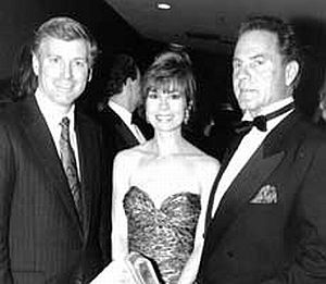 Nov 29, 1990: Kathie Lee & Frank Gifford with former Vice President Dan Quayle at ASA Hall of Fame dinner.
