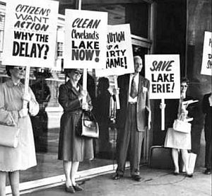 1960s: Citizens of Cleveland, Ohio protest over the pollution of Lake Erie. Source: Cleveland Foundation.