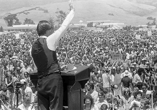 June 30th, 1979: California Governor Jerry Brown addressing a crowd of about 25,000 at an anti-nuclear rally in San Luis Obispo, California. Los Angeles Times.