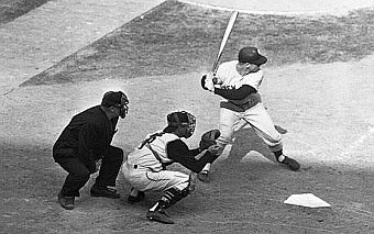 Game 7: Mickey Mantle’s single scored Richardson and moved McDougald to third, who later scored, tying the game, 9-to-9.
